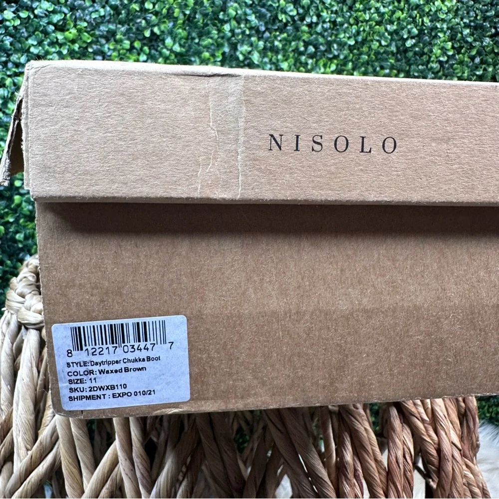 Nisolo men’s Daytripper Chukka Boot in waxed brown new in‎ box